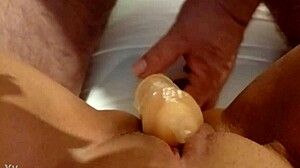 con ayuda de juguetico in amateur latina masturbation massage session