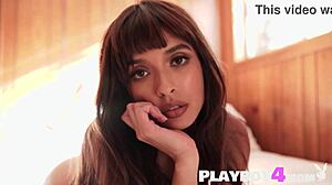 小柄ラティーナ美女ステフ 全裸で美乳と可愛い18歳ボディを晒す