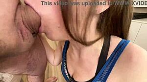 의붓딸이 의붓아빠한테 작은 보지 격렬 박기 빌어