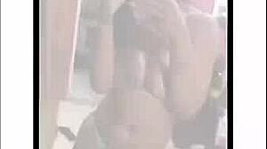 Ele não aguentou e tirou a capa na rua as the Brazilian brunette casually hooks up with blonde transsexual in amateur crossdressing