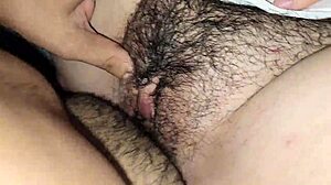 我爱操我湿紧的小穴小姨子，在自拍肥美第一次... 哎呀