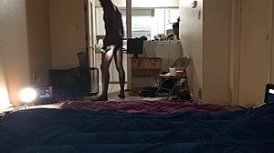 Big thighs and ghetto booty on ebony milf mama 😜