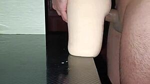 Sexo Anal con Sally y Me Corro Entre Sus Muslos