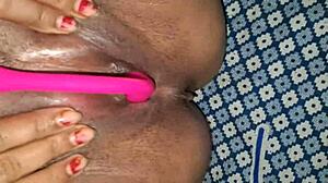 summer brielle's pussy gets licked by london keyes in this hot milf oral session