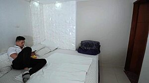 Mükemmel memeli Latina iki büyük sik emer ve biner köpek pozisyonunda ve misyonerde Bölüm 1 - Esteban Gamboa