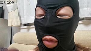 おい、このアマチュア日本人熟女がPOVで剃毛マンに中出しアクション！！