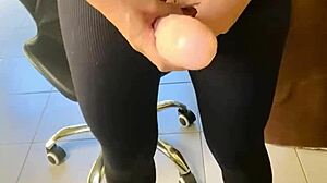 Enfiando a rola no corno maior que eu tenho vem ver