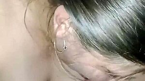 El sexo oral de mi mujer con toques sexy