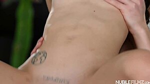 Ohana Petite 18+ csillog a szégyenlős szőke fantáziában március hónapban 2025!