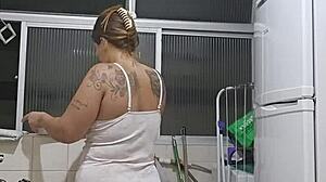 Exhibitionist flashes in this nightgown for public thrill