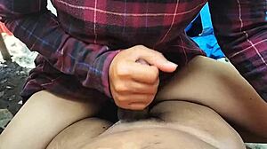 Bokep Indo Viral with Pembantu and Majikan Getting Blowjob and Handjob Behind House