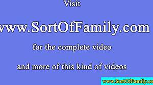 Мащеха и заварена дъщеря си делят кура му в FFM тройка с MILF мама