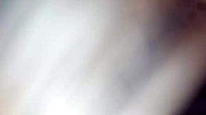 haciendo de las suyas en intensa sesion de masturbacion solitaria con toques salvajes