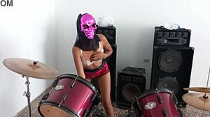 im getting ready for halloween at my stepfathers house im a very hot latin brunette real homemade porn