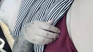 Amateur latina gets wet masturbating juicy pussy in taxi ride