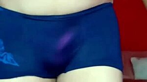 Femboy bailando en lencería íntima... wait, like dancing in panties lingerie?