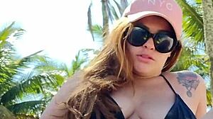 Intense Desire On Beach With Flashing Exhibition