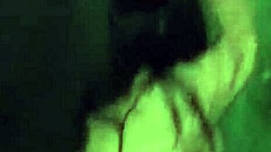 Follada linda europea de 18 años con tetas naturales detrás de garajes luego en cama