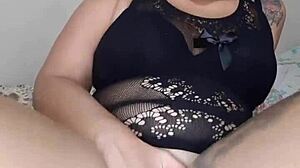 WOW, HAS ANYONE SEEN LEANDRO? I'M HERE PLAYING WITH MY PUSSY FOR HIM!