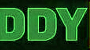 Bu genç yogi kız olgun bir adamla ve onun büyük sikıyla vahşi seks yapıyor daddy4k tarzında