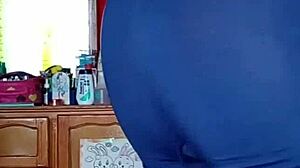 Femboy bailando en lencería íntima... wait, like dancing in panties lingerie?