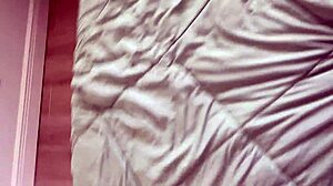 Slapende stiefdochter Madison Wilde krijgt creampie in huishoudelijke fantasie met Scott Stark!