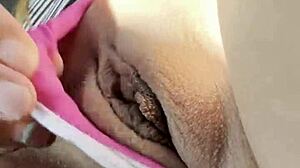 Amateur latina gets wet masturbating juicy pussy in taxi ride