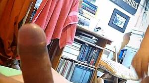 Mi Padrastro Se Metió a Mi Cuarto y Me Mostró Su Verga TerminÉ Mamándosela