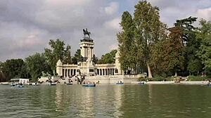 Nueva casting with spanish couple vampirosa and giovanni in bathroom fun.
