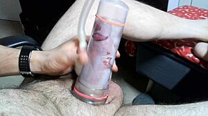 Amateur pumps solo for homemade cumshot orgasm