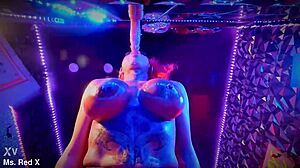 このカジュアルシーンで、タトゥーの赤毛ステップマミーがPOV JOIしながら息子のチンポを吸う、ピアス乳首で