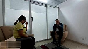 llego a un trato con la directora del colegio de mi hijastro ayudándola con una rica cojida y quitándole las ganas de verga - porno en español