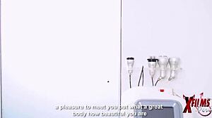 Masajista Traviesa De Buen Culo Masturba A Su Clienta Hasta Hacerla Venir