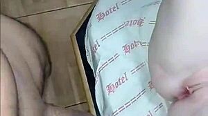 eu adoro o pau preto machucando muito minha bucetinha rosa apertada