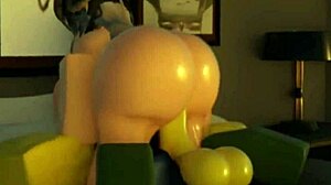 Novato sortudo do condominio enjoys some casual fun with a condom