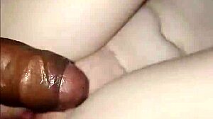 eu adoro o pau preto machucando muito minha bucetinha rosa apertada