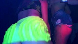 Loiras tatuadas se chupando na balada with big tits blonde Brazilian lesbians in European style