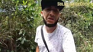 Yenifer Chacon让soldierhugecock无套插入她的粉色阴道在森林锻炼