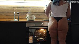 i see that pawg moving in the kitchen
