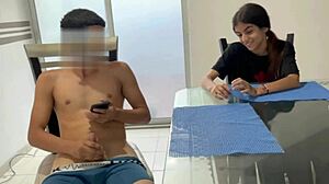 encuentro al cachondo de mi hermanastro dandose una jalada de polla y quiero ayudarle historia completa