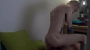 Моя шлюха жена принимает член незнакомца глубоко в свою зрелую жопу, пока я смотрю