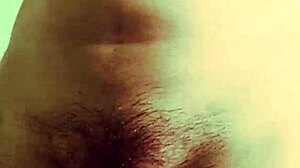 18岁印度辣妹Desi女孩湿润屁股奶子微妙调情