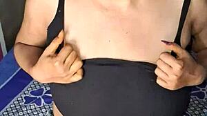 ohhh sooo hot big boobs bhabhi with juicy wet pussy