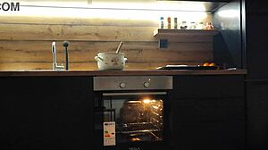 i see that pawg moving in the kitchen