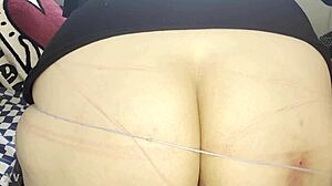 oww the rubber band trick snapping my fat ass with rubber bands hurts so good...