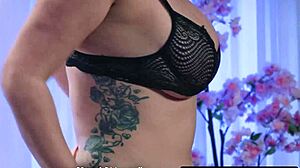 adult time busty masseuse octavia red gives relaxing full body massage to milf lauren phillips