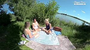 Nesty sissy és Diane Chrystall szabadtéri orgiában szökött fogollyal, aki fúj és mélytorokot csinál, kutyapózban lovagolva