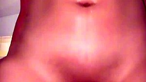 Detonandome el culo en un jacuzzi with amateur toys in the bath