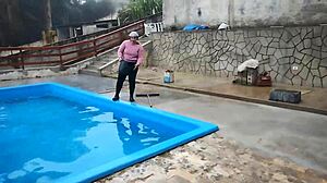 Pedreiro Shows Up For Work And Convinces Boss Lady To Suck Him In Bathroom!