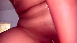 Detonandome el culo en un jacuzzi with amateur toys in the bath